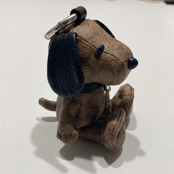 Coach X Peanuts Snoopy BagCharm SIGNATURE Canvas Purse Keychain Logo Limited - Picture 4 of 9